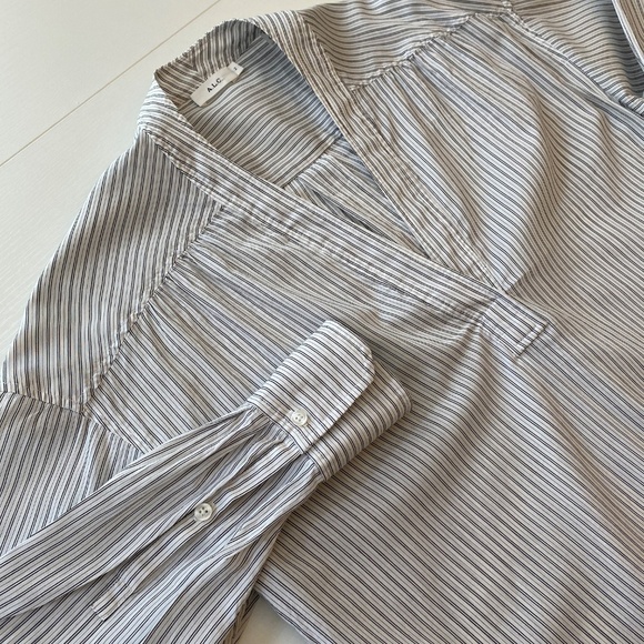 A.L.C. Silk & Cotton Blend Striped Blouse in White and Charcoal Size 2 - Picture 4 of 15